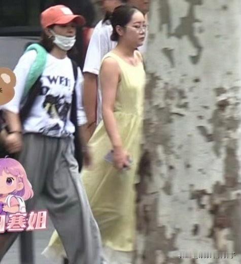 第一次看到，赵丽颖这样低声下气……9月19日，赵丽颖在社交平台发文，以母亲的