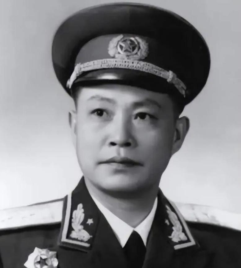 1960年，贺炳炎病逝，成都军区司令员这一职务由谁担任？总政认为李天佑比较合适，