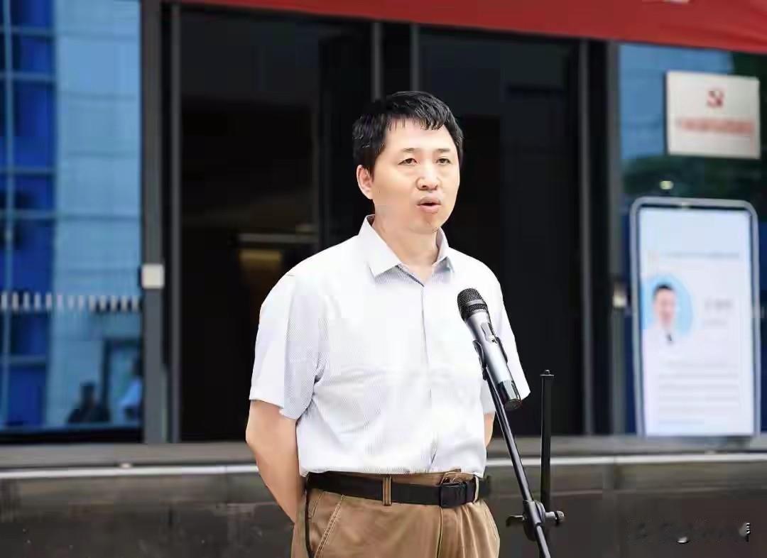 有多大的仇恨！砍了20刀。9月22日，广州中医药大学附属第一医院的一间