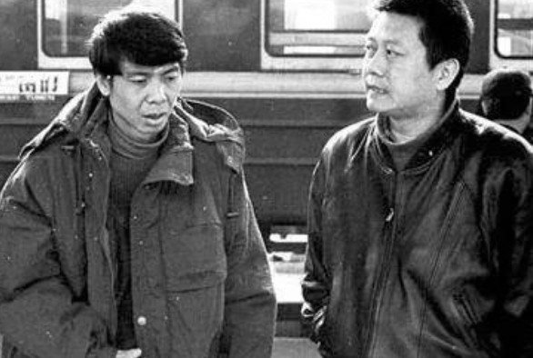 当年，冯小刚拍《天下无贼》花了700w请刘德华出演，等到剧本送审了却几次都不过。