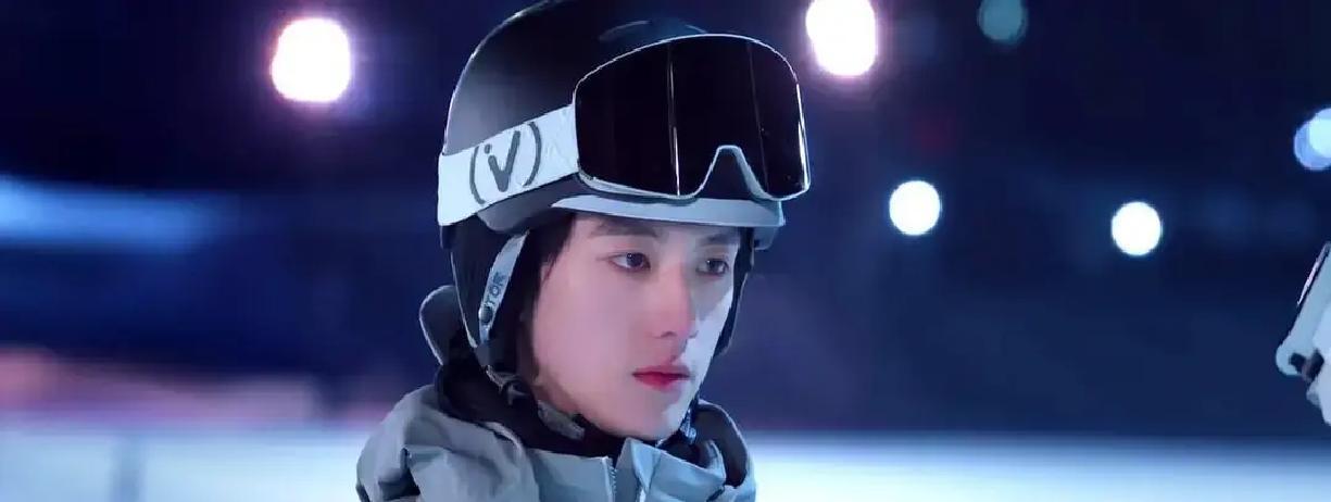 滑雪事故3分钟生死线林屿森徒手止血救活凯文，庄序却盯着聂曦光的眼神吃醋。人