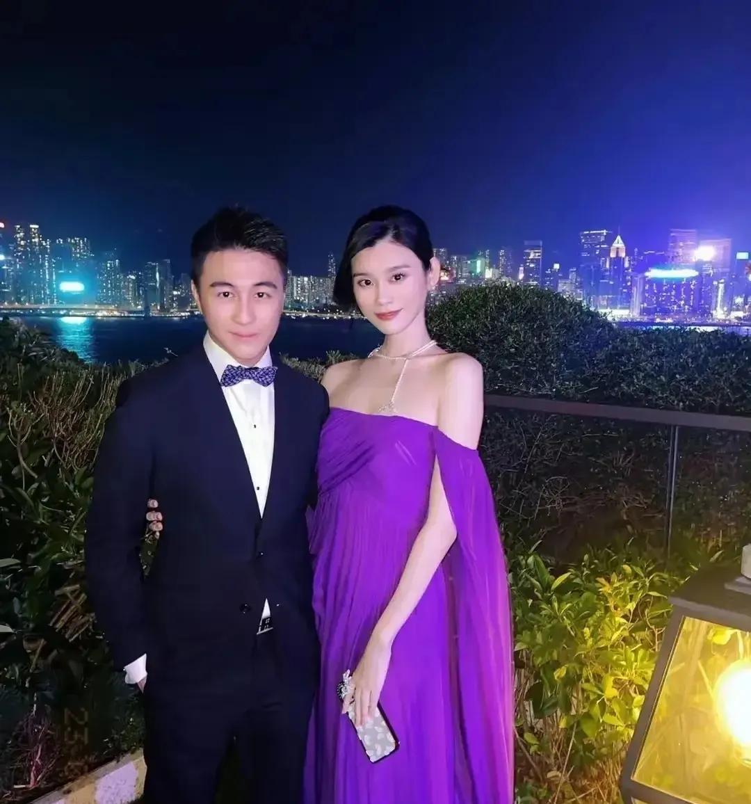 奚梦瑶这辈子最丢人的一天，不是在走秀舞台上摔倒，而是为了周全何猷君的爱意不得不硬