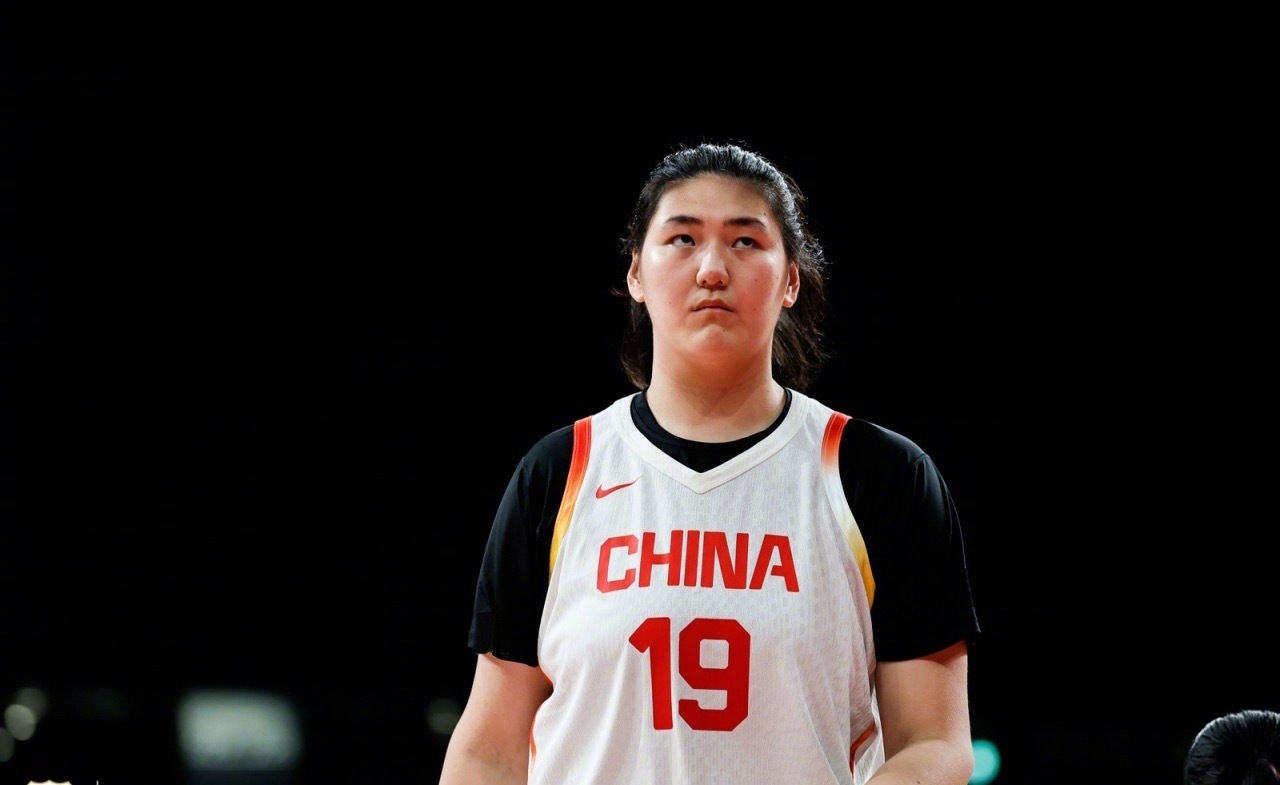 亚运女篮小组赛，中国女篮110-41大胜印尼！张子宇替补出战13分钟砍下22分，