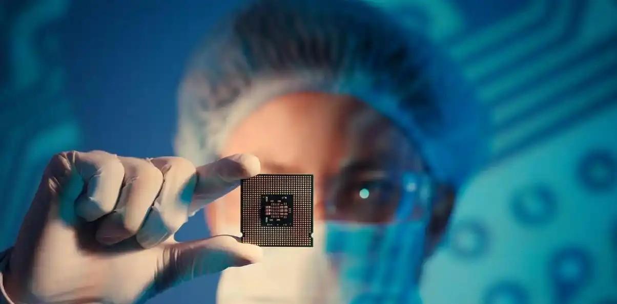 西方围堵我们几十年，这事儿不假，但比封锁更可怕的，其实是当年我们自己内部流行的一