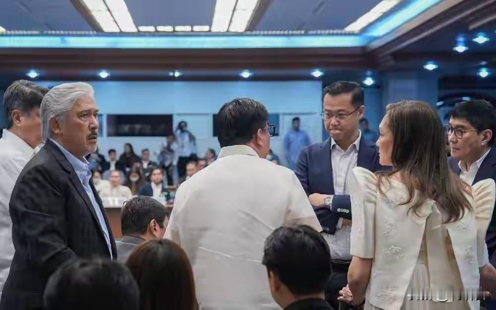 马科斯上演最后的癫狂？张侨伟下达通知，菲律宾参议院关门，参议院所有工作人员居家办