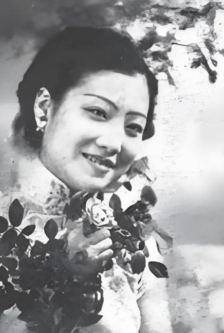 1920年，“狗肉将军”张宗昌娶14岁的朱宝霞为21姨太太。新婚夜，张宗昌喝的迷