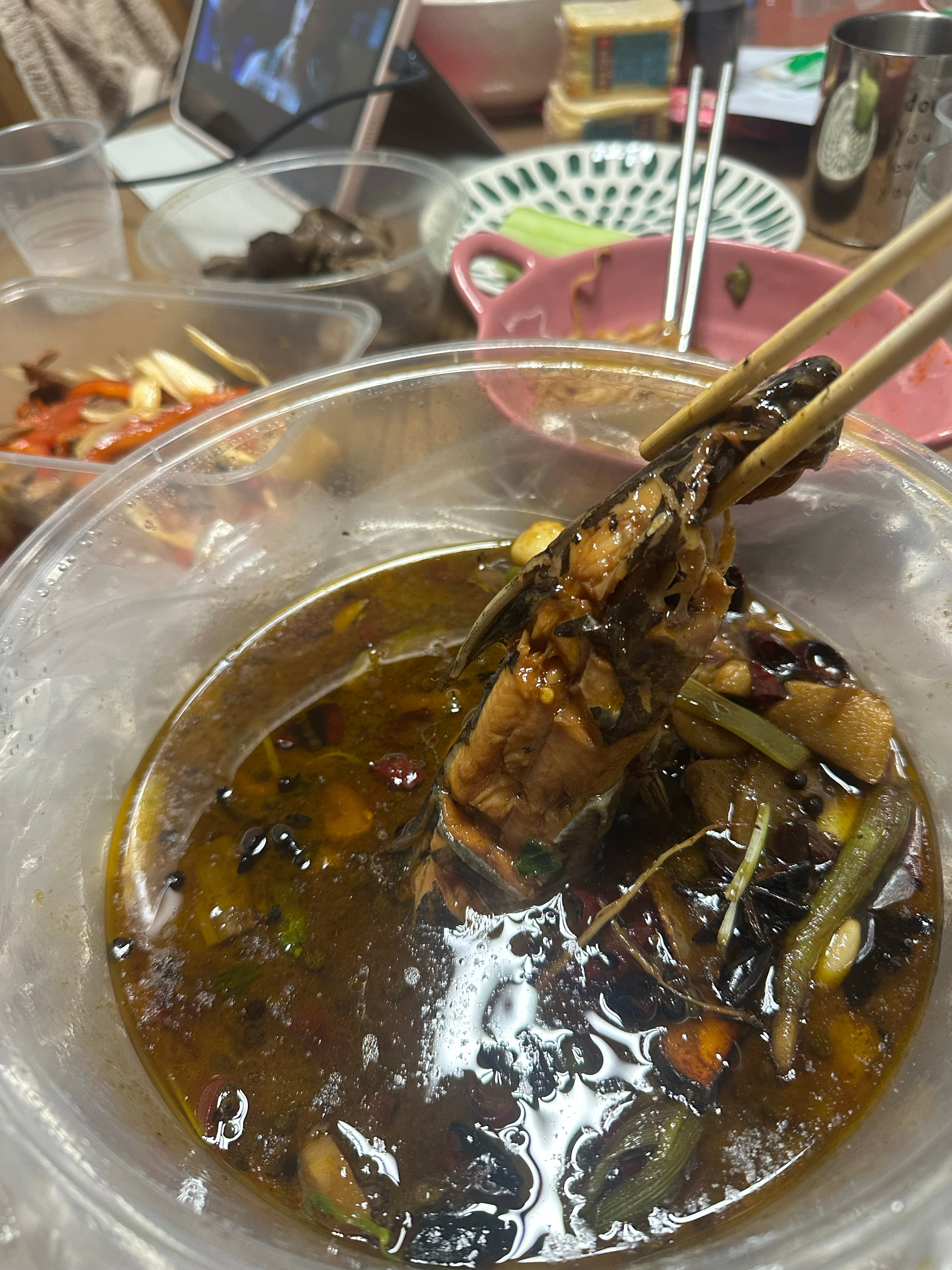 怕你们不知道硌牙是啥玩意儿（学名黄颡鱼）如下：