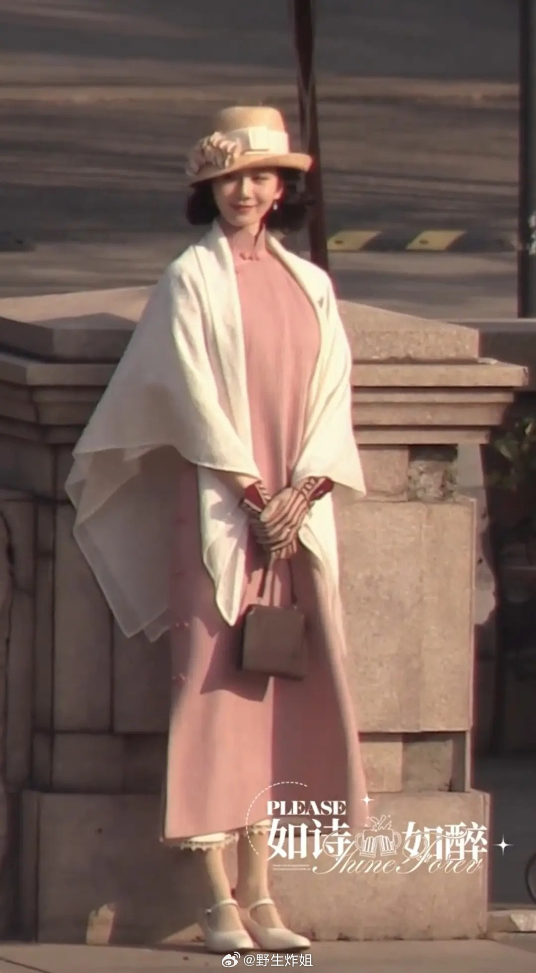 刘诗诗《千里江山图》路透，看起来大事很妙呢一姐真是行走的衣架子