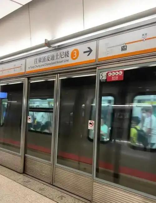 多少内地城市眼红香港地铁赚百亿，想抄它的TOD模式，结果亏得底裤都没了！港铁能赢