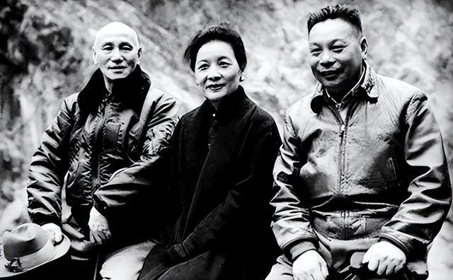 宋美龄106岁去世，贴身厨子回家后不久自尽，事后妻子含泪透露缘由：无路可走！宋美