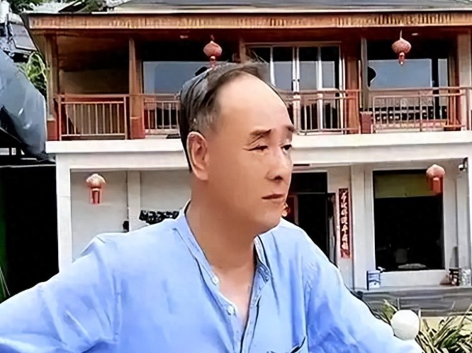 68岁王全有全家移居新西兰，和女儿女婿吃牛排喝香槟遭网暴不爱国！ 人家老了，