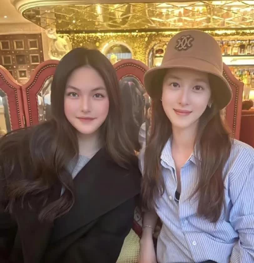 章泽天也会有点羡慕王诗龄吧？如果真的在章泽天和王诗龄中选一个互换人生，99%的人