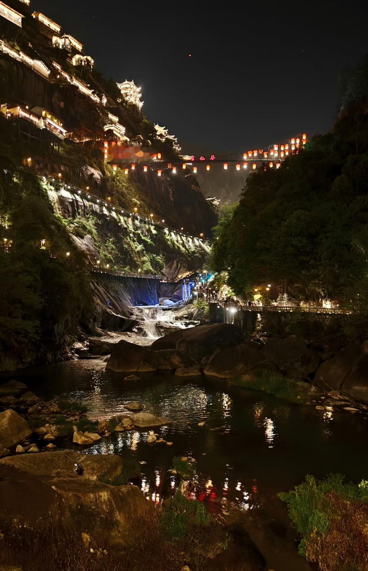 守住底线是狠，放过自己才是真人这一辈子，总要拎清两件事：一是做人要有底线，