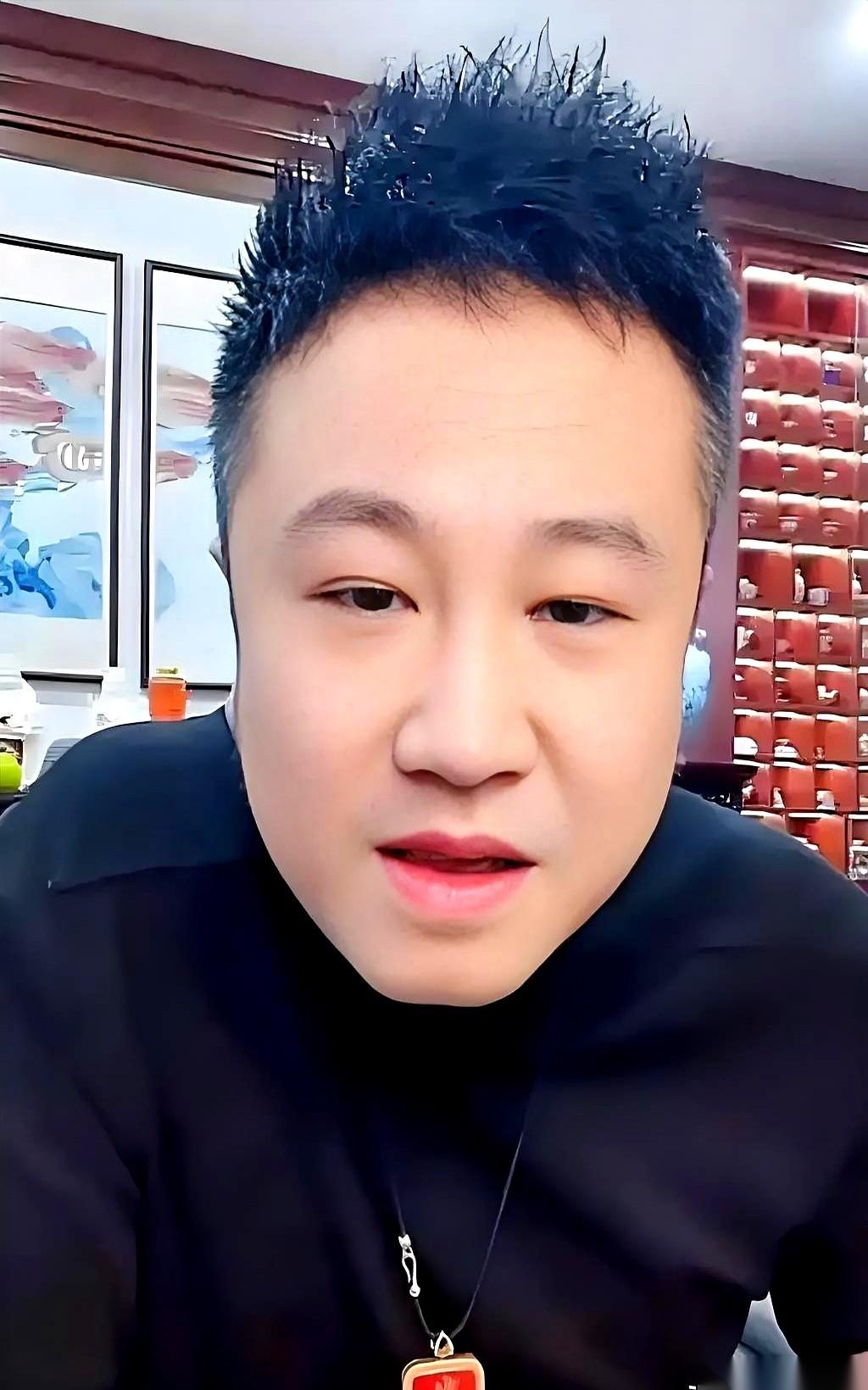 吃了好多年的一碗面，味道一直对。突然有一天，汤里飘起个死苍蝇。你说膈应不膈应