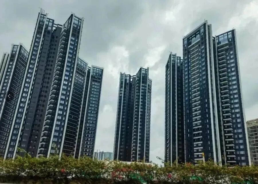 沉睡30年! 龙华“化石级”烂尾别墅, 摇身一变成现房?