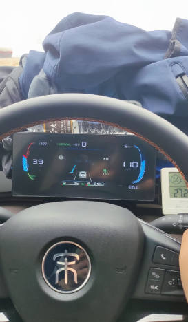 海拔两千多跑100码左右油耗12这车跑高速100码以上就是十来个油，当时定的