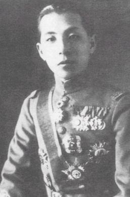 张学良被软禁的时候，那日子过得可滋润了，看管他的特务邱秀虎回忆说：张学良每天晚饭