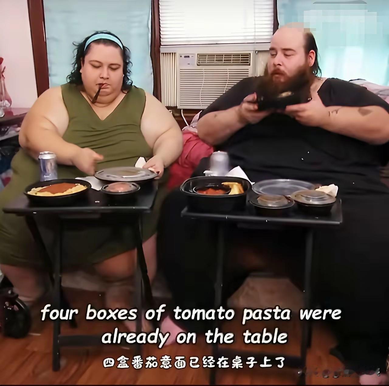 这两口子的块头和体重，是相当般配的，都属于重量级选手，目测每一个人的体重，至少得