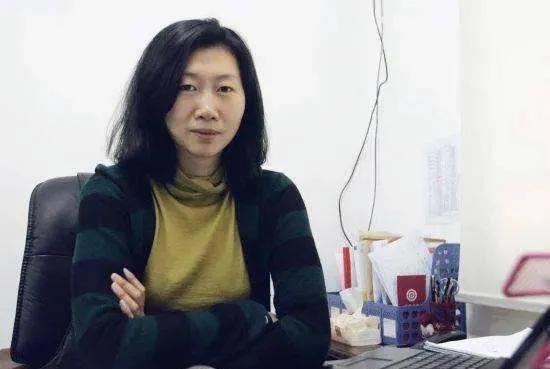 珊局又出大手笔。天津女排将出访土耳其近期天津渤海银行女排海报金句不断:”播下
