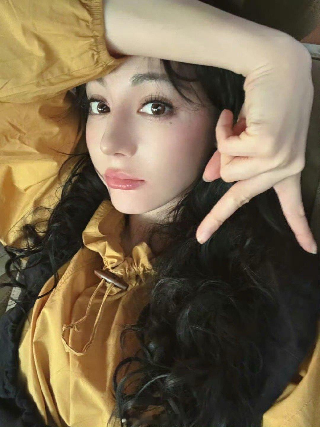 天惹，谁的快乐又回来了啊～迪丽热巴、陈星旭主演的电视剧《枭起青壤》明日定档，新剧