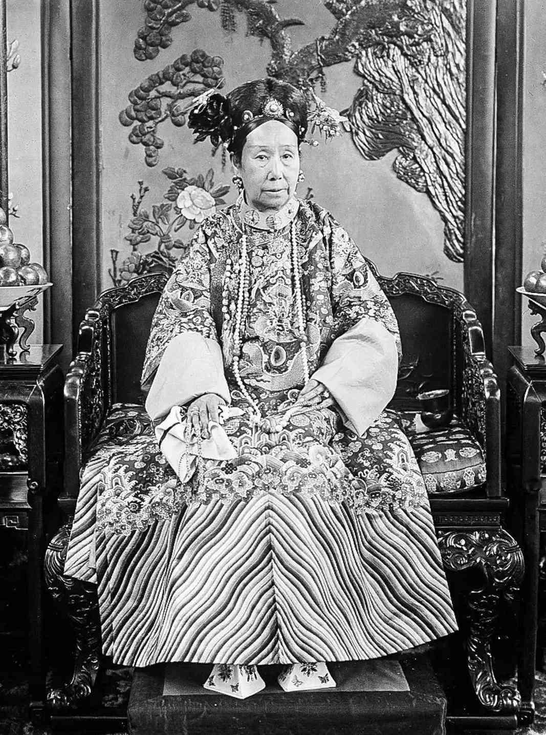 很多人不知道慈禧太后的亲儿是同治帝，光绪帝是其亲妹婉贞的儿子，而光绪帝皇后是慈禧