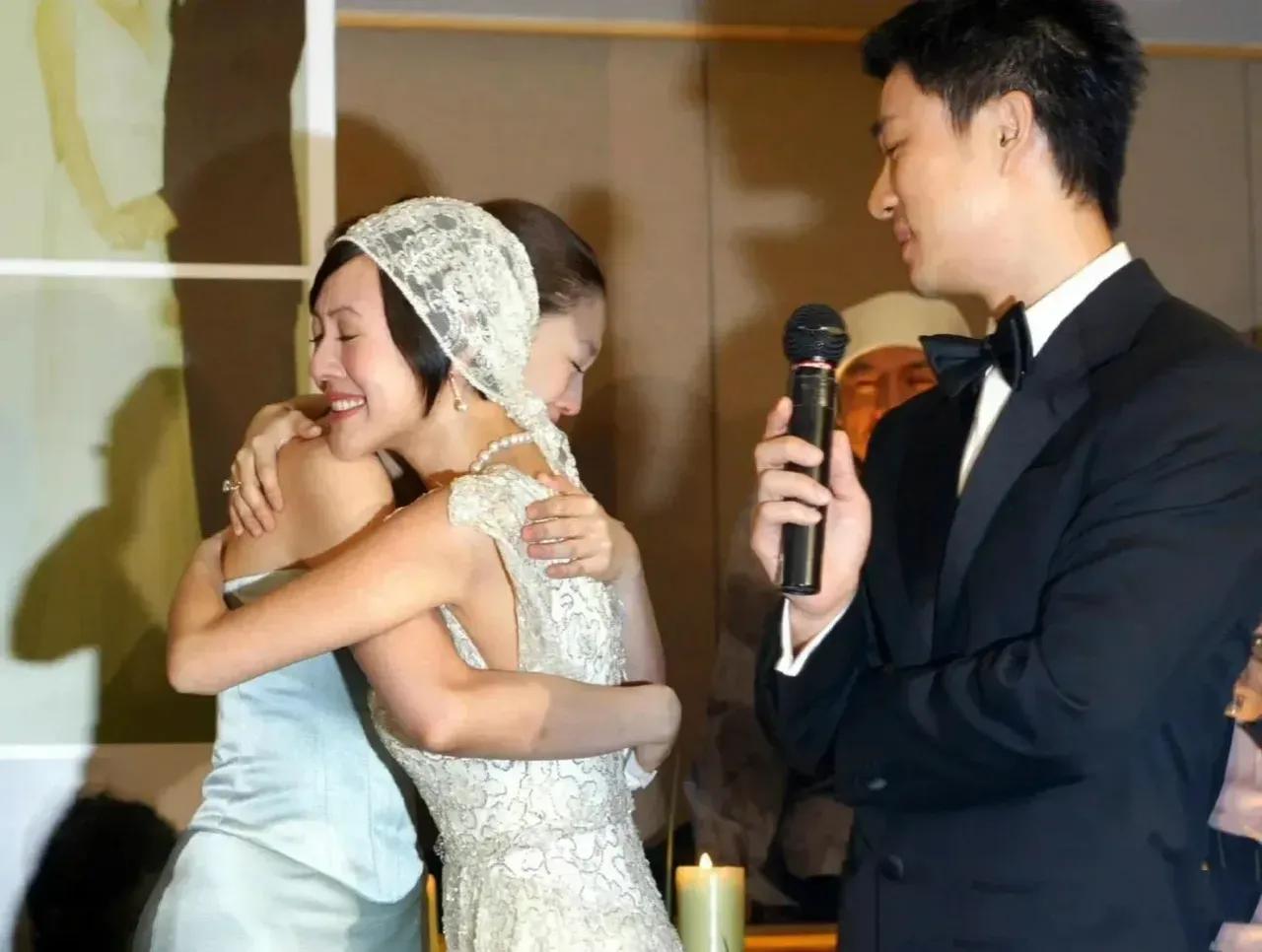 　　小S当年的婚礼，处处透着巧妙的心思　　小S从十五岁就和姐姐大S一起进入了娱