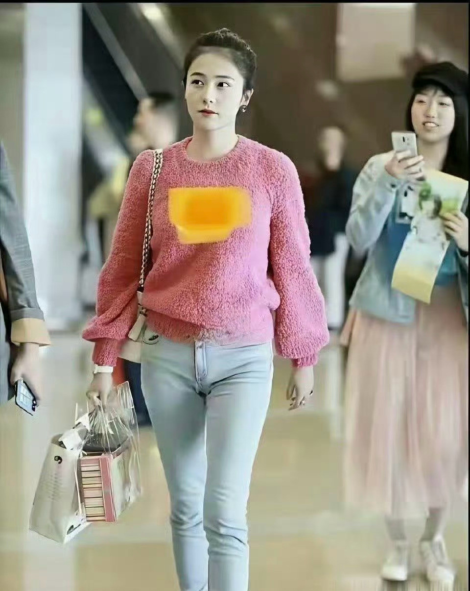 于正真的很有眼光小透明时期的白鹿就已经很漂亮了网友称白鹿打戏疑为替身