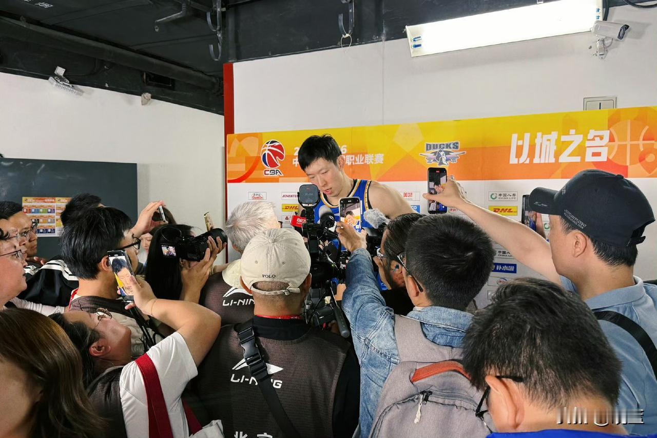 北京北汽2-1淘汰广东周琦立大功！末节统治力！周琦一人撑起北京内线周琦末节