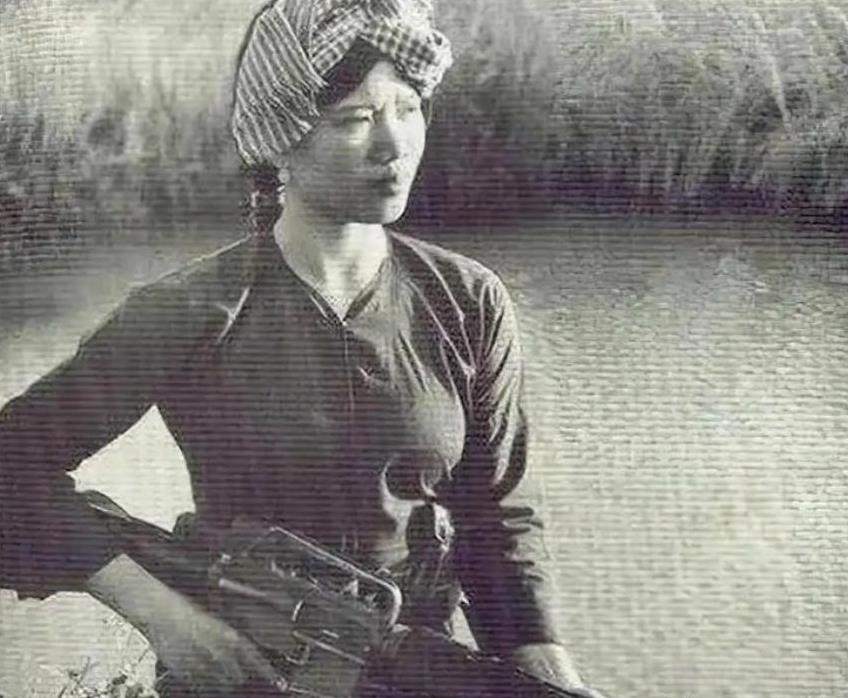 1975年，上百名美军惨死在越南美女特工阮文慧手下，美军悬赏10万未果，谁知4年