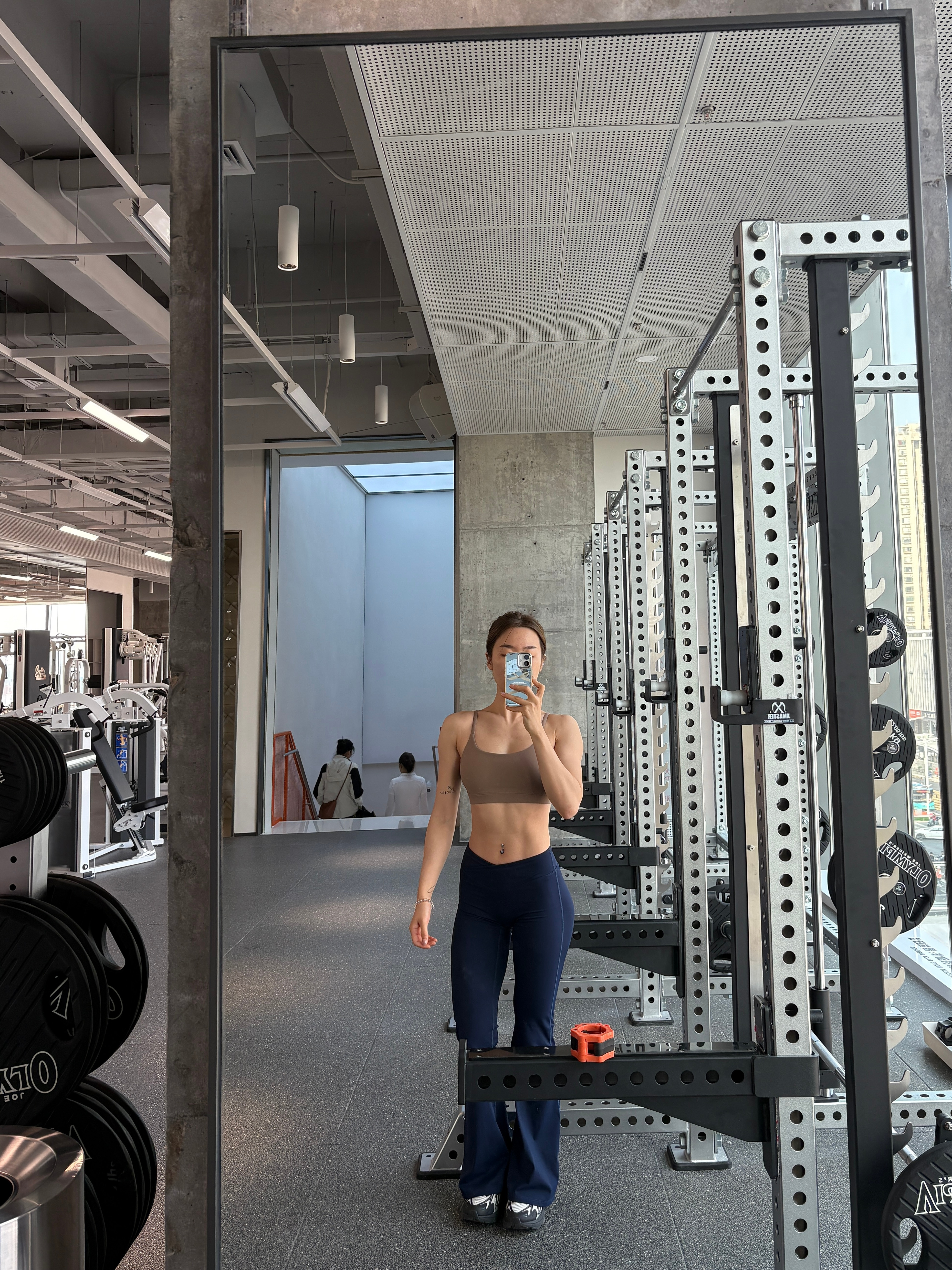 今天练上肢💪天气冷了多练多练！又来打卡新场地啦～健身冬天就要这样动运动就是坚