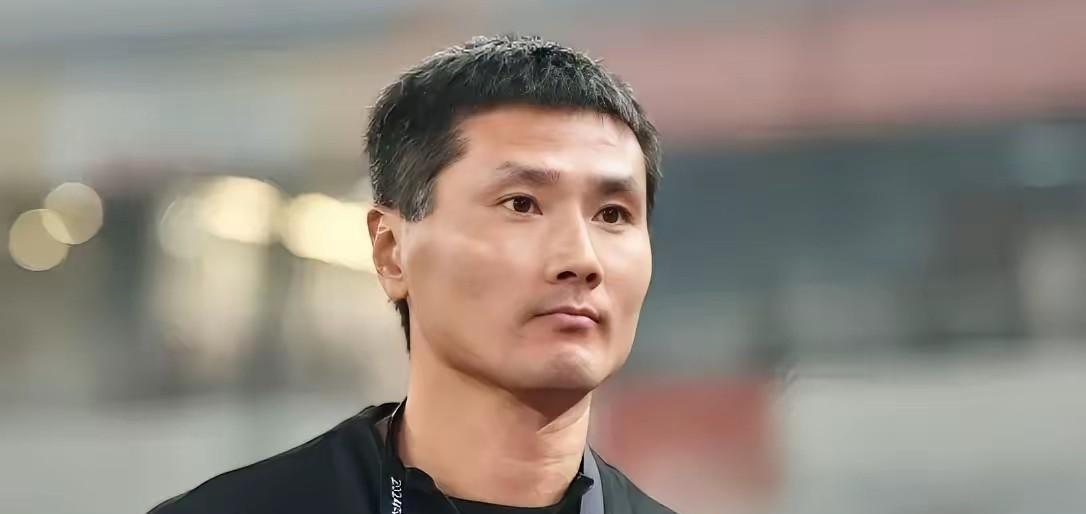 不得不承认，这次中国足协选择邵佳一还是有原因的。其一就是省钱，邵佳一的要价肯定会