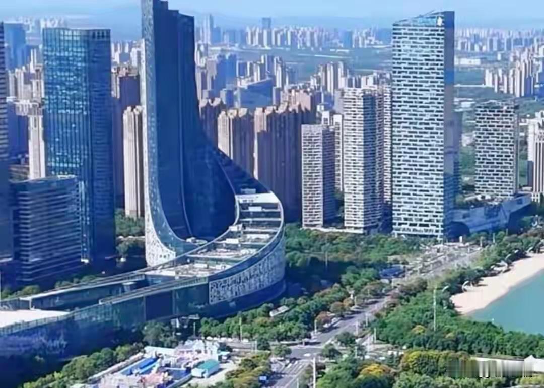 长鑫科技累计换手率超107%不少普通股民看到累计换手率突破107%，第一反应