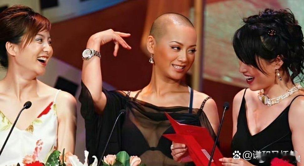 宁静年轻时也太大胆了，直接剃光头，果然有颜值就是这么任性！