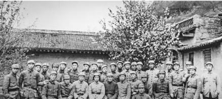 时间回到20世纪30年代，那时候中国革命正闹得欢呢，跟血与火较上劲儿了。正所谓“