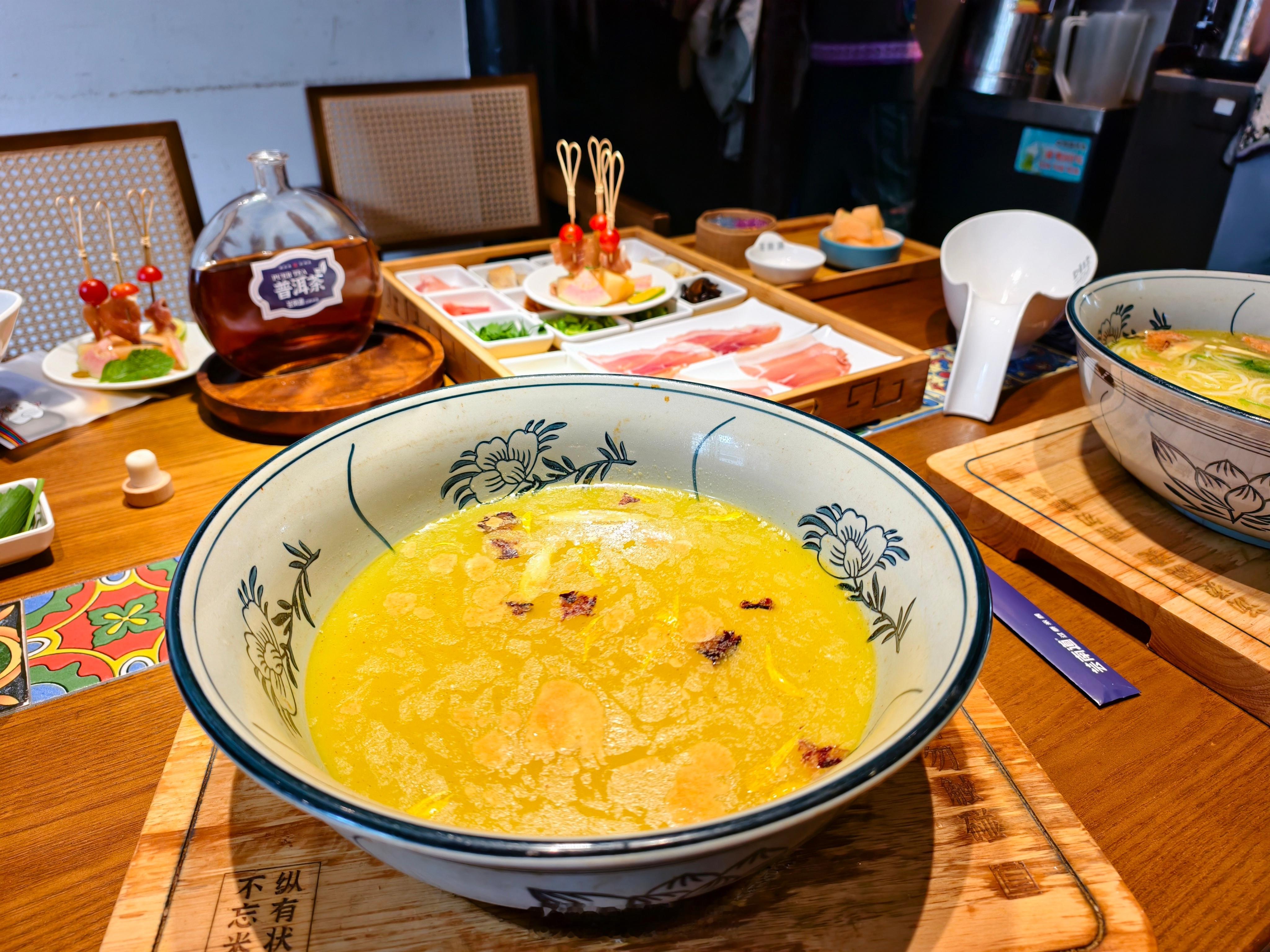 来都来了，那一定要试试云南过桥米线呀​​​