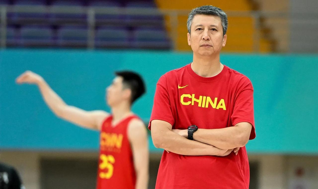中国男篮在亚洲杯热身赛中连续两天击败委内瑞拉男篮，终止了对对手的五连败。比赛过程