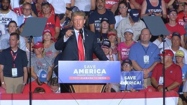 疯了！特朗普彻底发疯了！谁会想到美国竟然出这一招，美国将暂停对75个国家的所有签