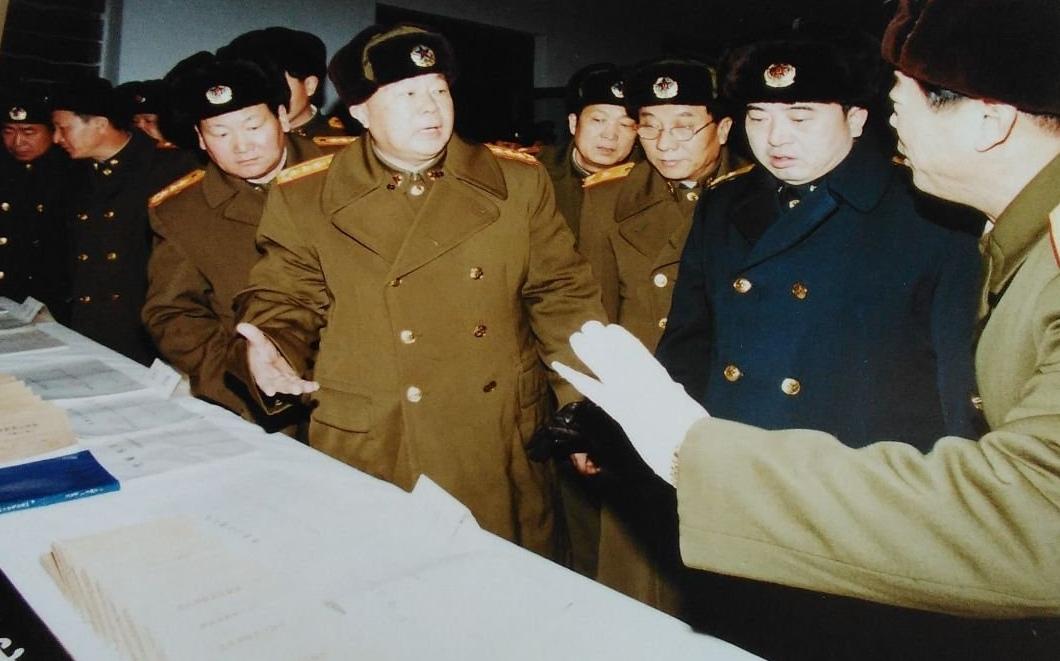 1992年10月，王克被任命为兰州军区司令，不到一个月的时间，11月份，他又突然