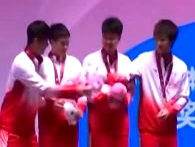 林高远训练场上，不要白色就要粉色！全运会备战，林高远在训练场上对着装备一顿端