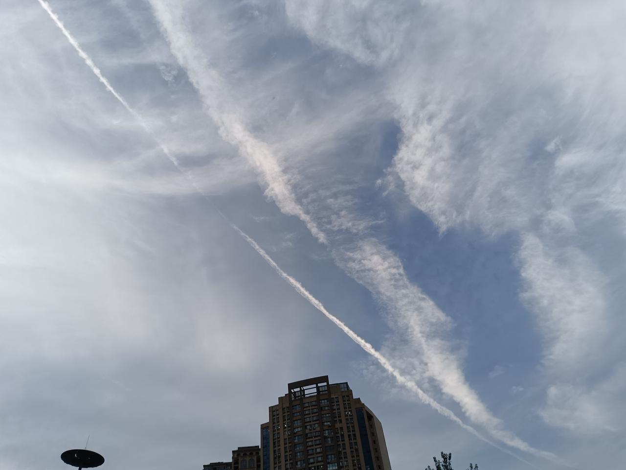 小时候听过一个相声，忘了是在哪个晚会上，记得里面有几句改了的歌词：【娘啊，儿死