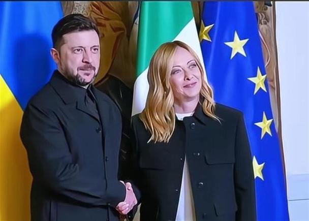 意大利这回算是彻底豁出去了，梅洛尼这大笔一挥，直接把给乌克兰送武器的时间定到了2