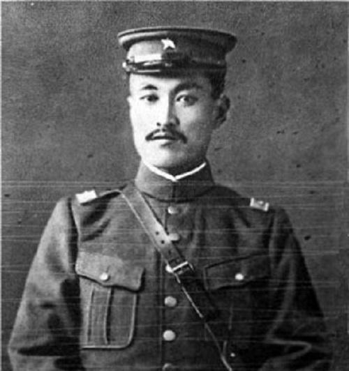 1925年，郭松龄发动兵变，特意给张作霖留了个特殊的礼物——棺材。棺材被打开时，