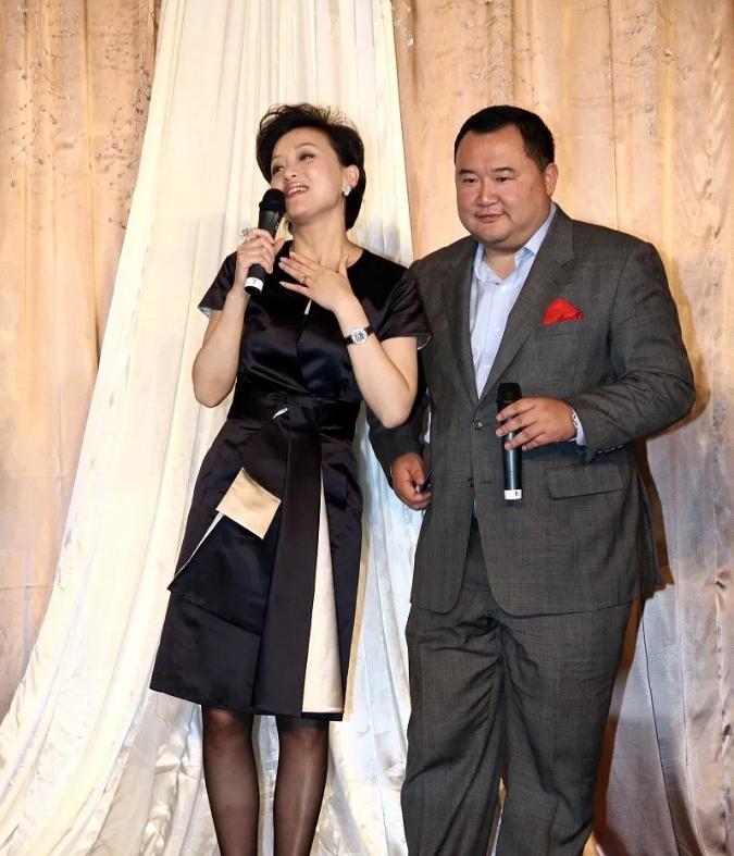 1994年，杨澜从留学归来后，急于和张一兵离婚。这个决定在当时引起了不小的震