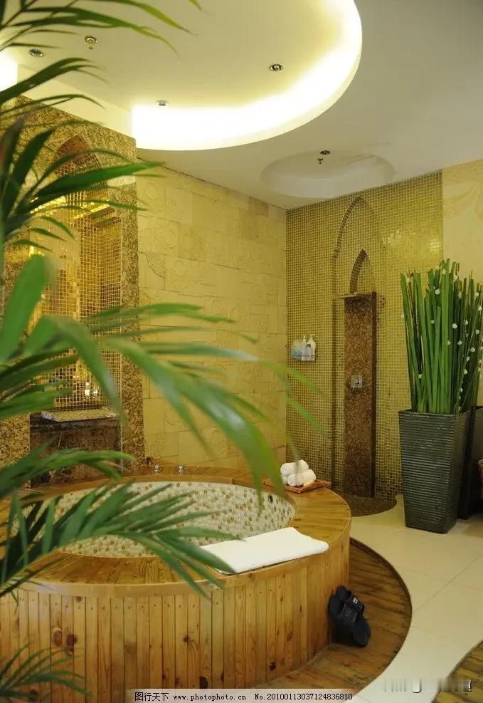 最近广州低温，去休闲会所泡澡，做汗蒸，认识几个会所附近的老伯，他们说了已经连续几