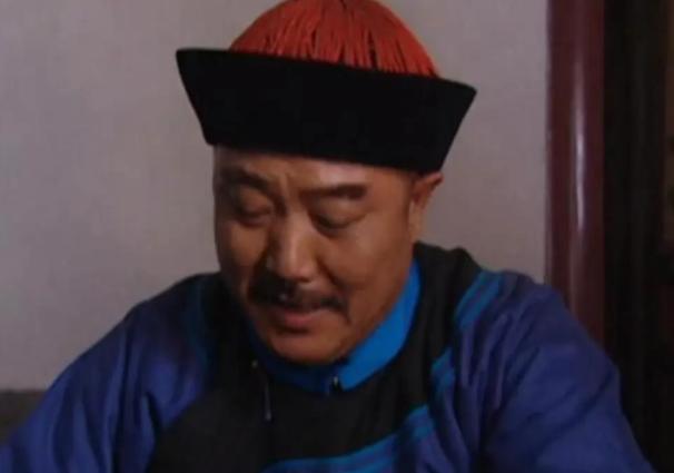 伴了三朝皇帝四十余年，走遍西伯利亚的冻土荒原，抵达伏尔加河畔——这样的人，最后却