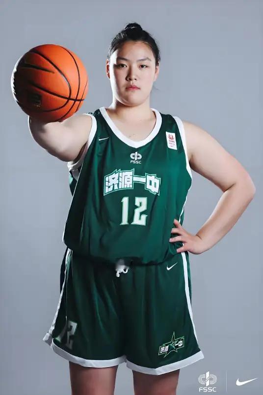 U18女篮惊现黑马，周欣怡是谁？中国女篮后备力量足，新血不断，又涌现新星，U