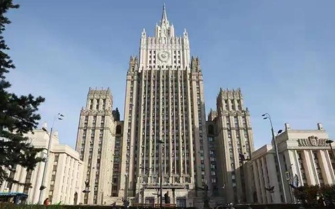 伊朗遭遇最狠空袭，俄罗斯出手了！你没有看错，俄罗斯是在忍无可忍，面对美以突然空袭