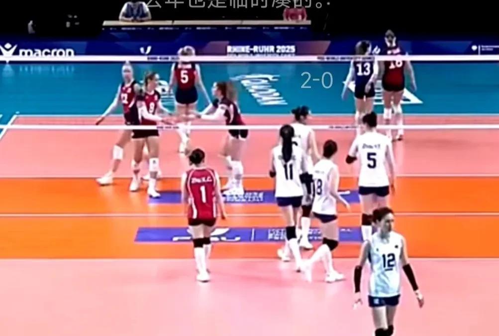 第八！王之腾率队的中国女排代表团结束比赛。随着捷克队扣球得分，26-