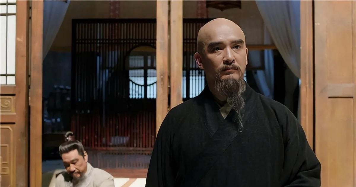 朱棣刚退朝，御门外一阵脚步乱响，内侍扑通跪下报：“姚广孝命在旦夕！”这消息像一把