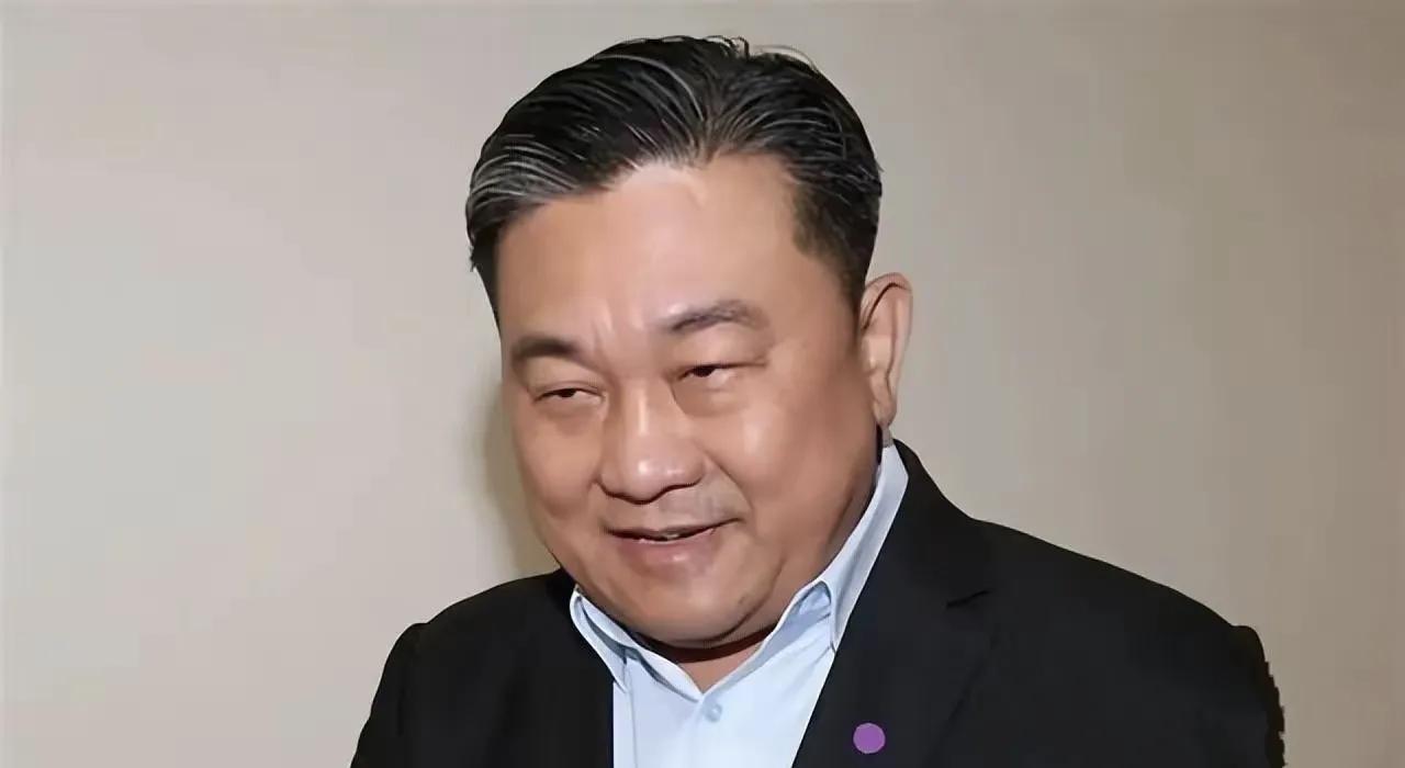 他是十大台独顽固分子之一，他的坏样和沈伯洋有一拼。他殴打海协会副会长张铭清。